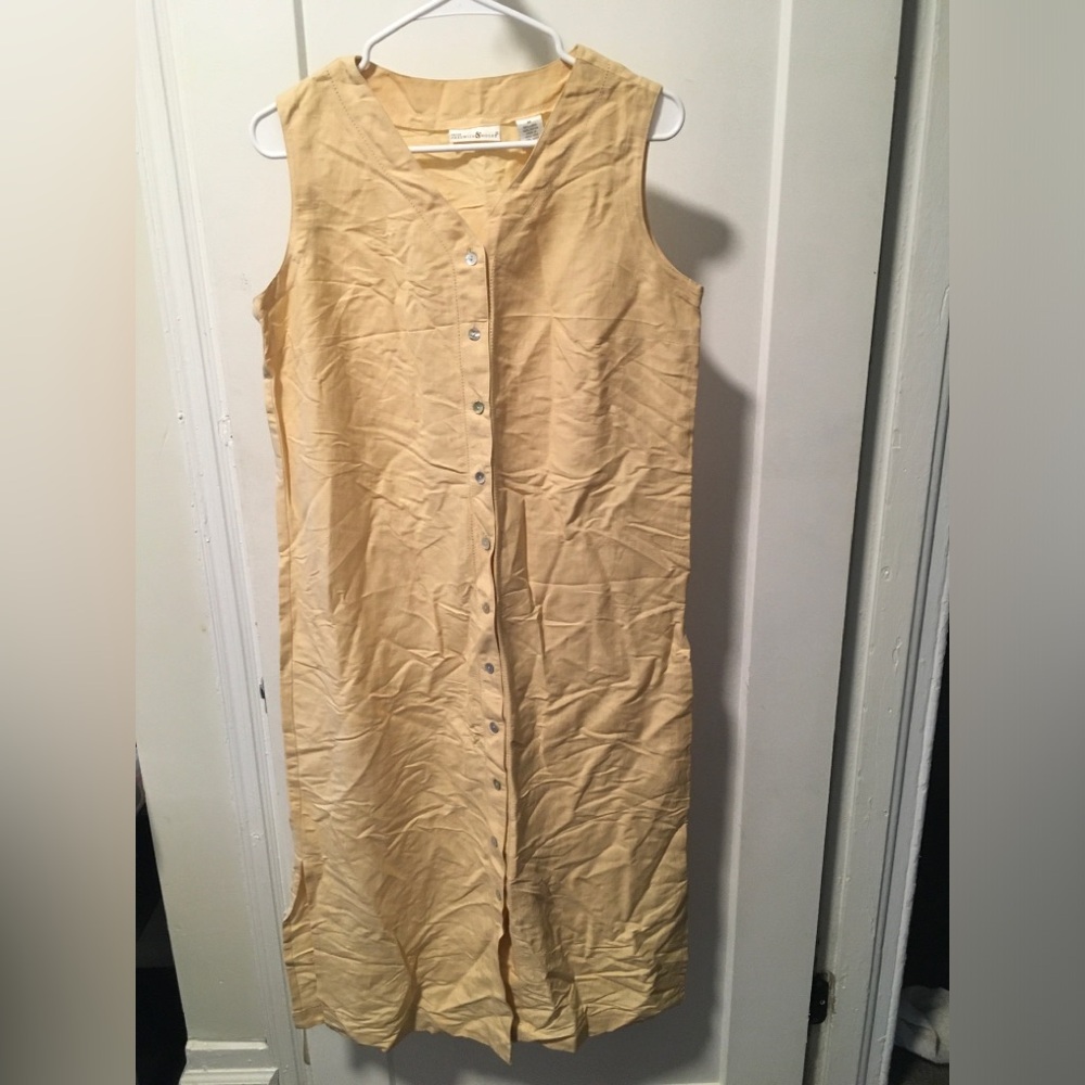 Preswick & Moore Sleeveless Cream Button-Front Midi Dress